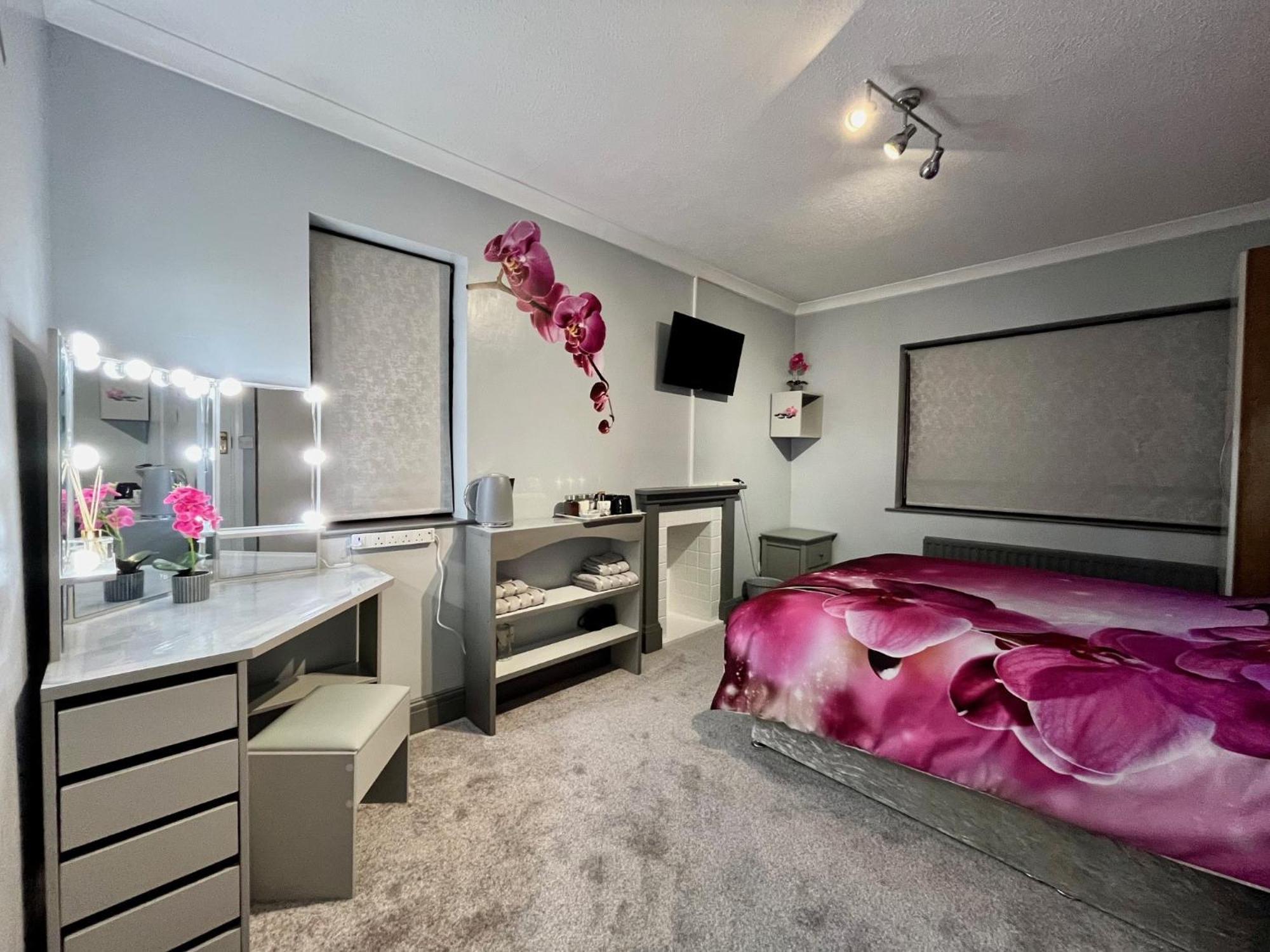 Willow Ridge - A Large Country House With 3 Rental Rooms Clutton Kültér fotó